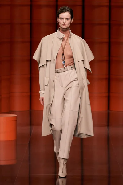 Look 38